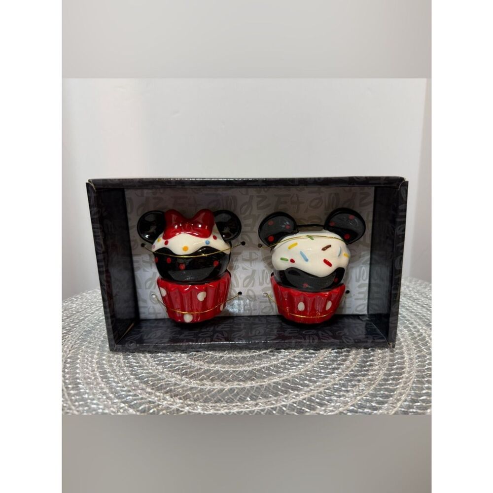 Disney Mickey and Minnie Mouse Cupcake Salt and Pepper Shakers NWT
